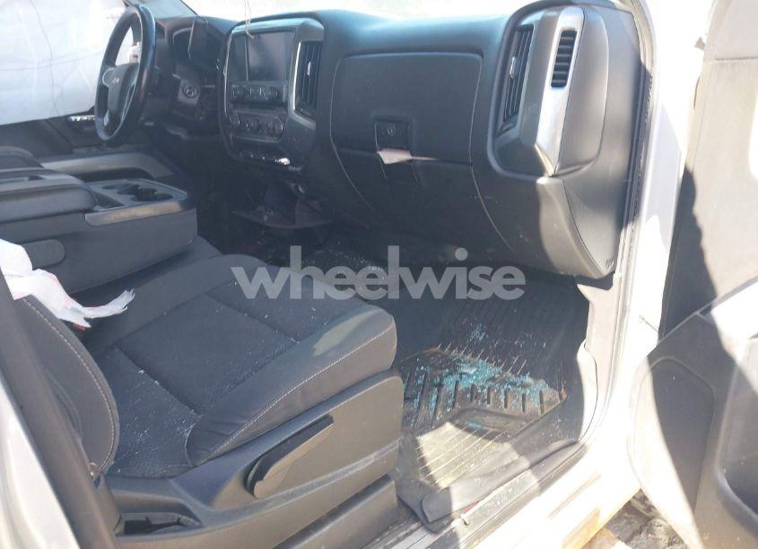 Photo 5 of 2017 Chevrolet Silverado 1500 2LT (VIN 3GCUKREC9HG497768)