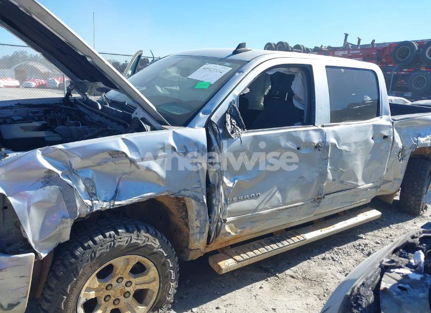 Photo 6 of 2017 Chevrolet Silverado 1500 2LT (VIN 3GCUKREC9HG497768)