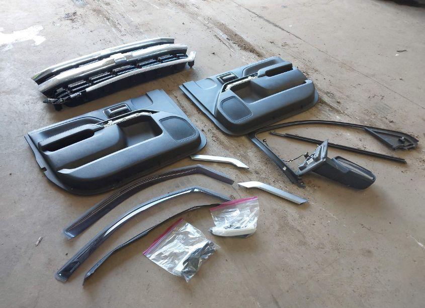 Photo 18 of 2017 Chevrolet Silverado 1500 1LT (VIN 3GCUKREC9HG503522)