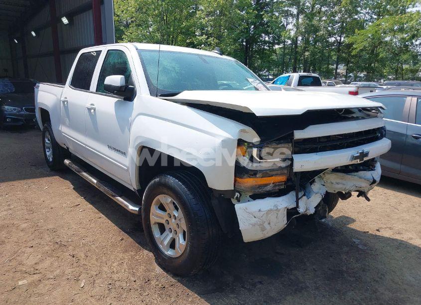 2017 Chevrolet Silverado 1500 2LT (VIN 3GCUKREC9HG517064) main photo