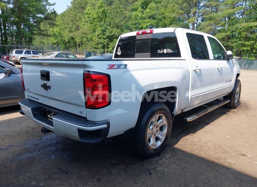 Photo 4 of 2017 Chevrolet Silverado 1500 2LT (VIN 3GCUKREC9HG517064)