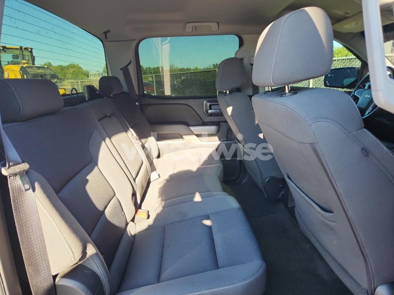 Photo 10 of 2018 CHEVROLET SILVERADO K1500 LT N/A (VIN 3GCUKREC9JG247985)