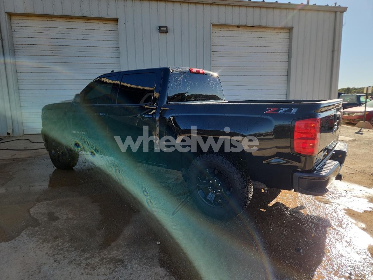 Photo 2 of 2018 CHEVROLET SILVERADO K1500 LT N/A (VIN 3GCUKREC9JG247985)