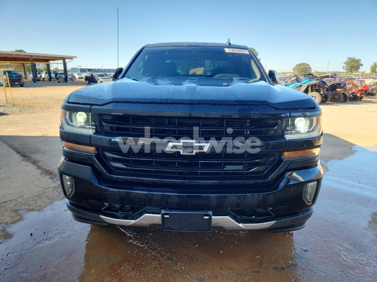 Photo 5 of 2018 CHEVROLET SILVERADO K1500 LT N/A (VIN 3GCUKREC9JG247985)