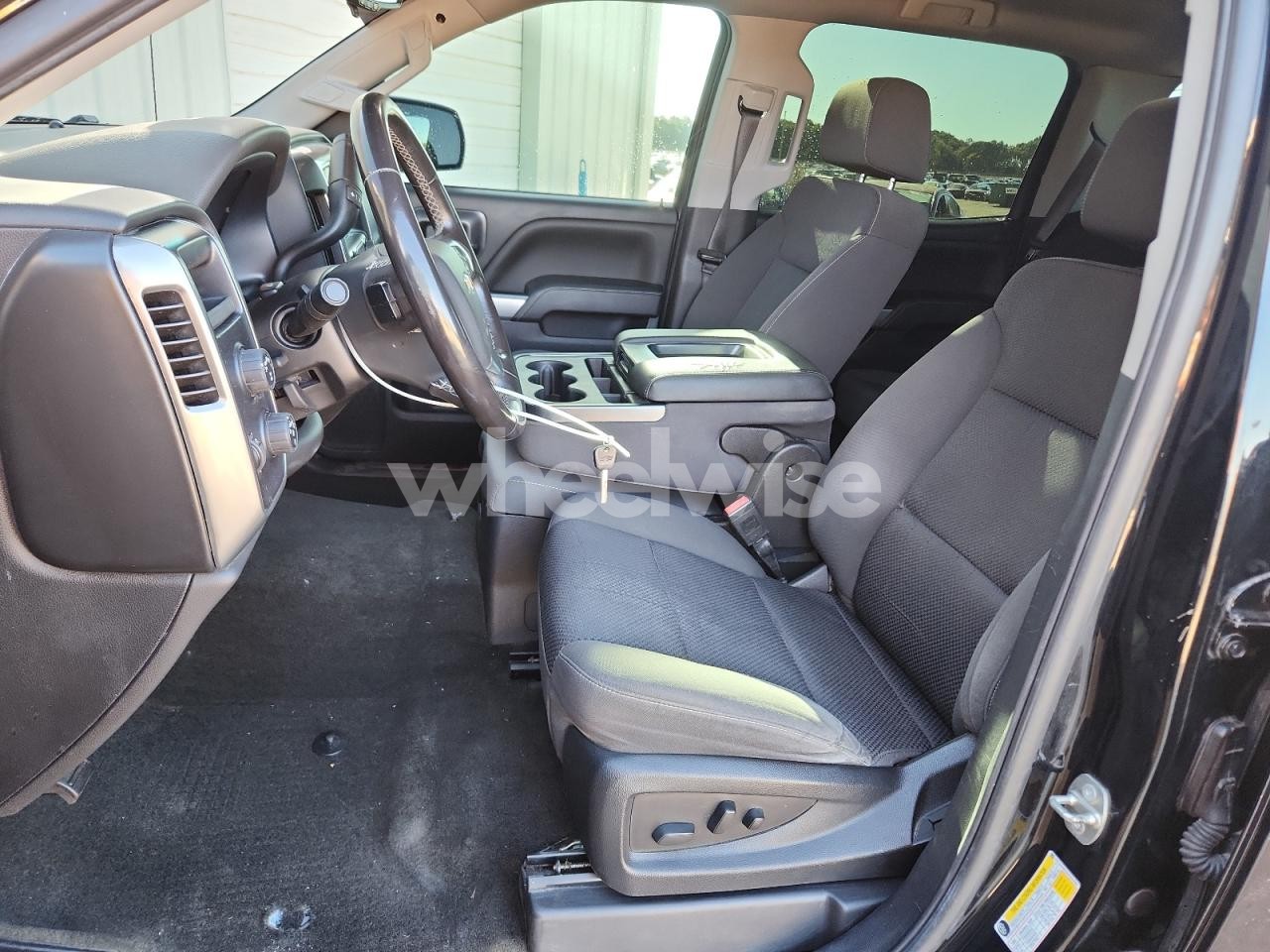 Photo 7 of 2018 CHEVROLET SILVERADO K1500 LT N/A (VIN 3GCUKREC9JG247985)