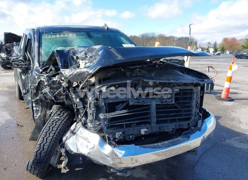 Photo 6 of 2018 Chevrolet Silverado 1500 1LT/2LT (VIN 3GCUKREC9JG407184)