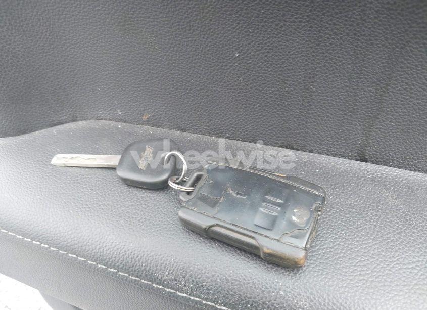 Photo 11 of 2018 Chevrolet Silverado 1500 2LT (VIN 3GCUKREC9JG486887)