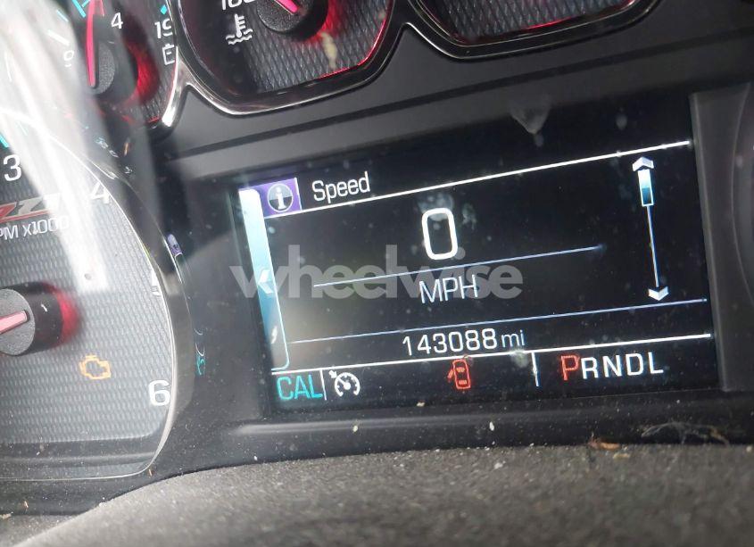 Photo 15 of 2018 Chevrolet Silverado 1500 2LT (VIN 3GCUKREC9JG486887)