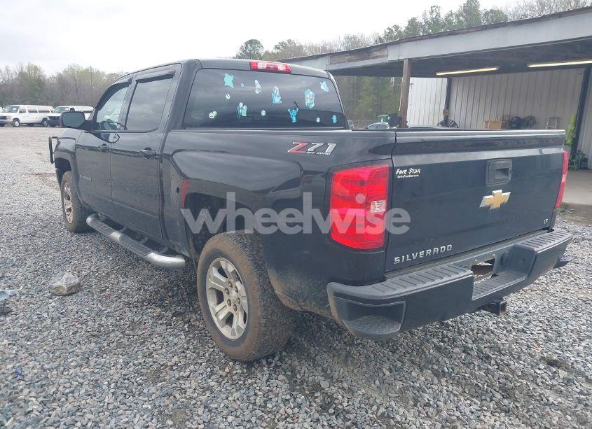 Photo 3 of 2018 Chevrolet Silverado 1500 2LT (VIN 3GCUKREC9JG486887)