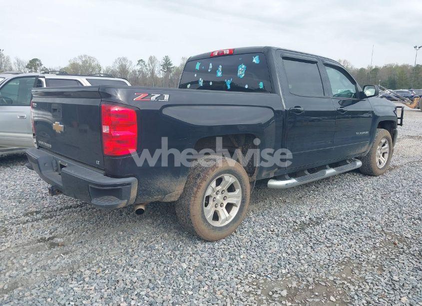 Photo 4 of 2018 Chevrolet Silverado 1500 2LT (VIN 3GCUKREC9JG486887)