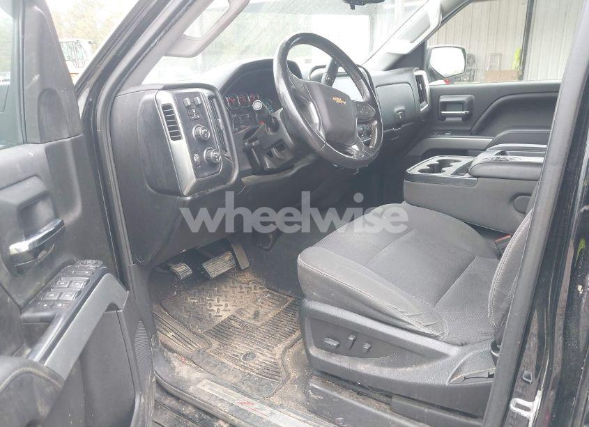 Photo 5 of 2018 Chevrolet Silverado 1500 2LT (VIN 3GCUKREC9JG486887)