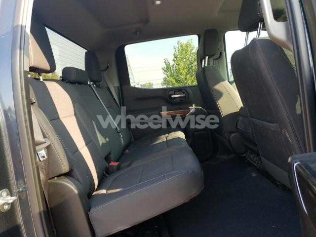 Photo 12 of 2019 CHEVROLET SILVERADO K1500 RST (VIN 3GCUKREC9JG516681)