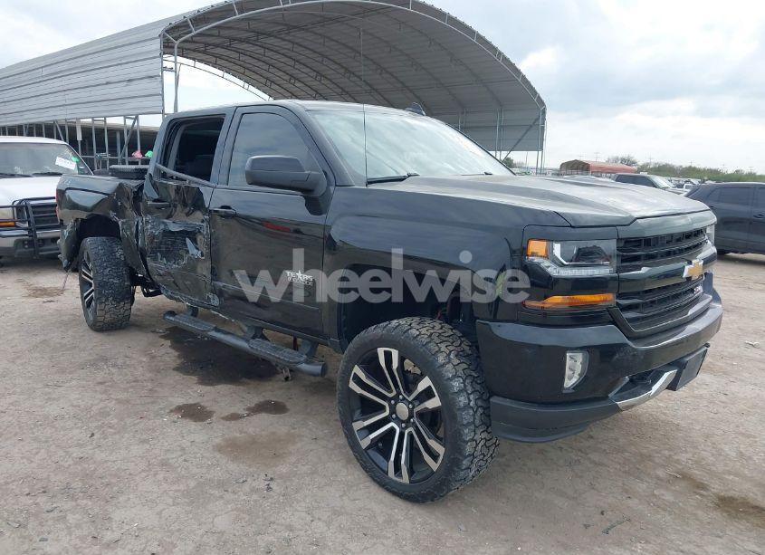 2018 Chevrolet Silverado 1500 2LT (VIN 3GCUKREC9JG548224) main photo