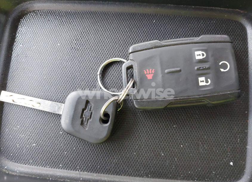 Photo 11 of 2018 Chevrolet Silverado 1500 2LT (VIN 3GCUKREC9JG548224)