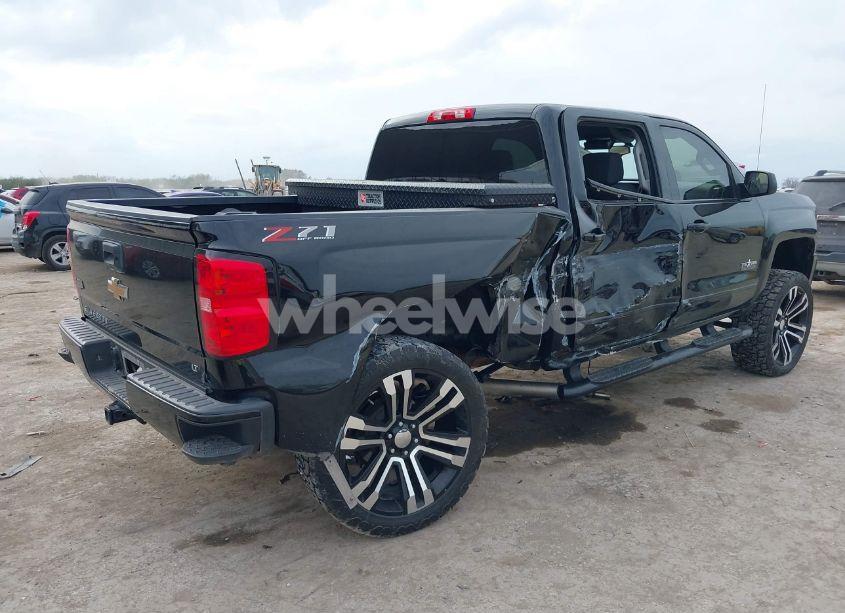 Photo 4 of 2018 Chevrolet Silverado 1500 2LT (VIN 3GCUKREC9JG548224)