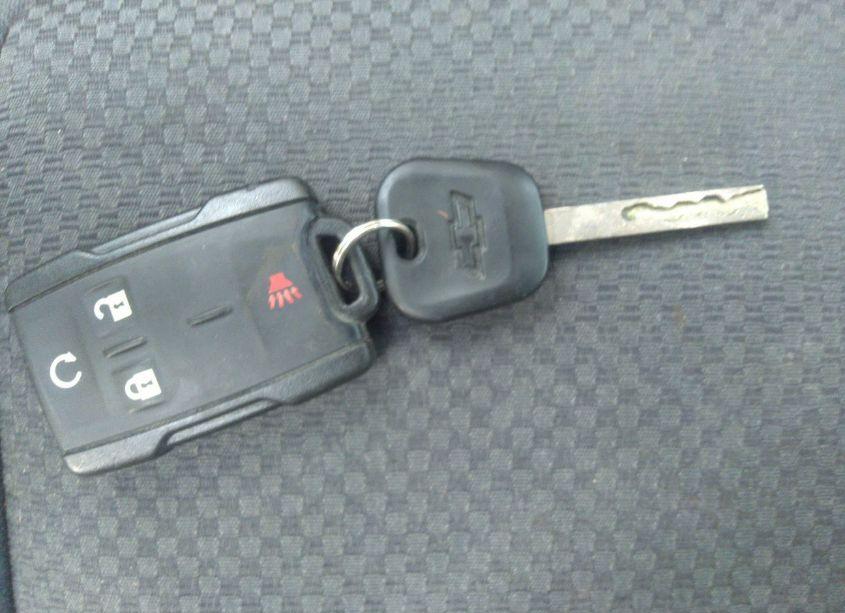 Photo 11 of 2018 Chevrolet Silverado 1500 2LT (VIN 3GCUKREC9JG570644)