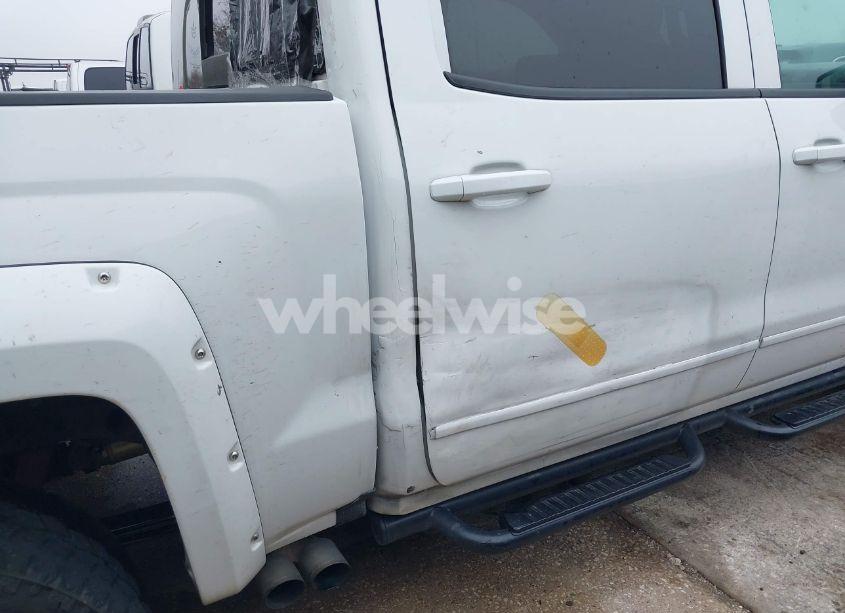 Photo 6 of 2018 Chevrolet Silverado 1500 2LT (VIN 3GCUKREC9JG630311)