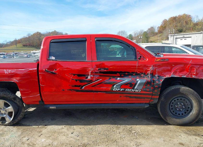 Photo 13 of 2018 Chevrolet Silverado 1500 2LT (VIN 3GCUKREC9JG645133)