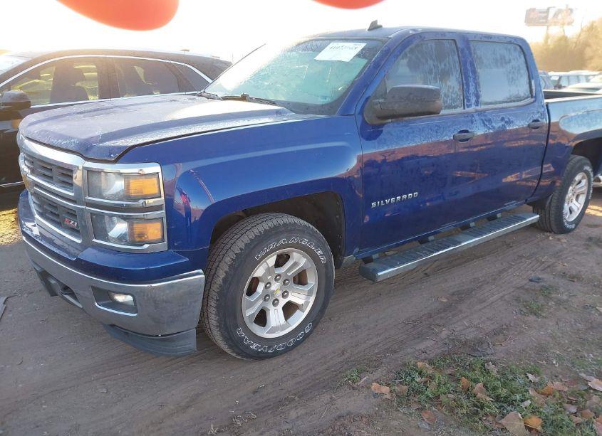 Photo 2 of 2014 Chevrolet Silverado 1500 2LT (VIN 3GCUKRECXEG155287)