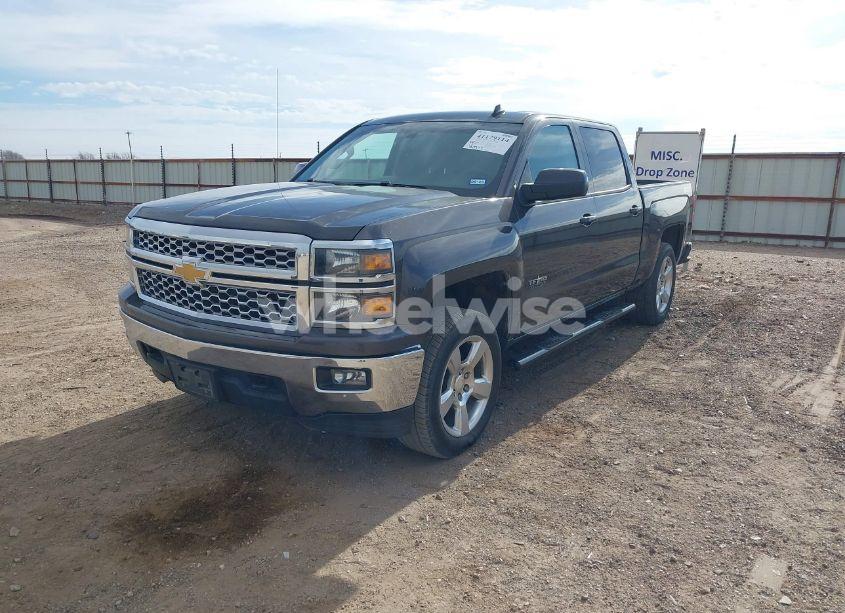 Photo 2 of 2014 Chevrolet Silverado 1500 1LT (VIN 3GCUKRECXEG555737)