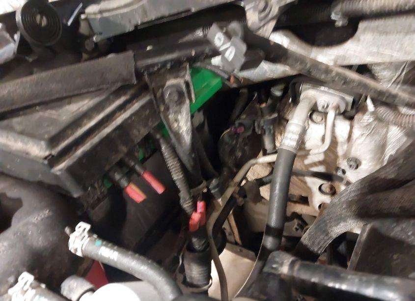 Photo 13 of 2015 Chevrolet Silverado 1500 2LT (VIN 3GCUKRECXFG186735)