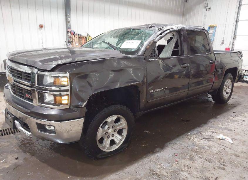 Photo 2 of 2015 Chevrolet Silverado 1500 2LT (VIN 3GCUKRECXFG186735)
