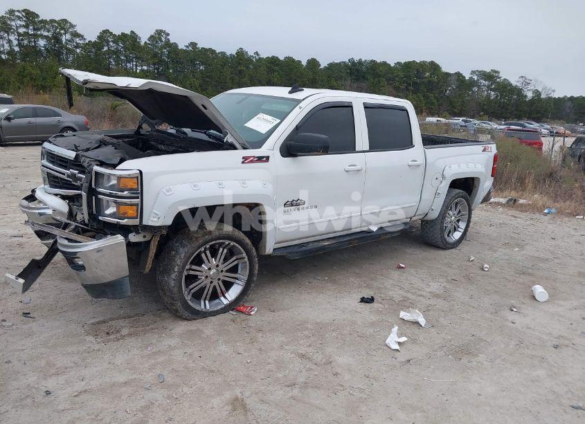 Photo 2 of 2015 Chevrolet Silverado 1500 2LT (VIN 3GCUKRECXFG197914)