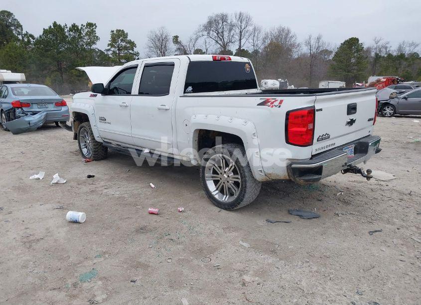 Photo 3 of 2015 Chevrolet Silverado 1500 2LT (VIN 3GCUKRECXFG197914)