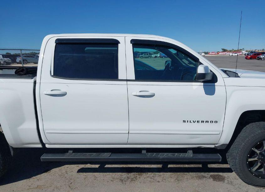 Photo 13 of 2015 Chevrolet Silverado 1500 2LT (VIN 3GCUKRECXFG207812)