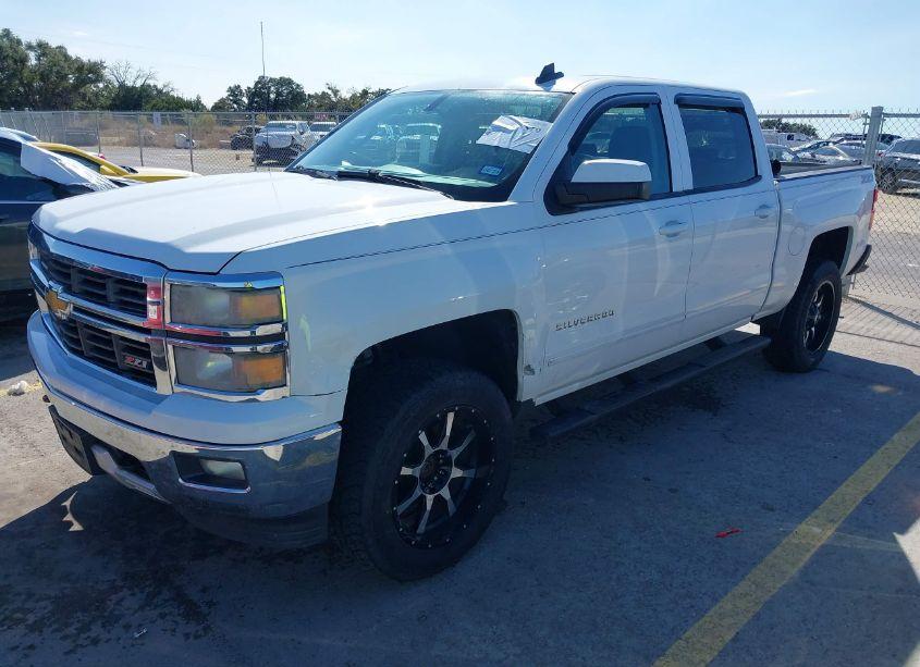Photo 2 of 2015 Chevrolet Silverado 1500 2LT (VIN 3GCUKRECXFG207812)