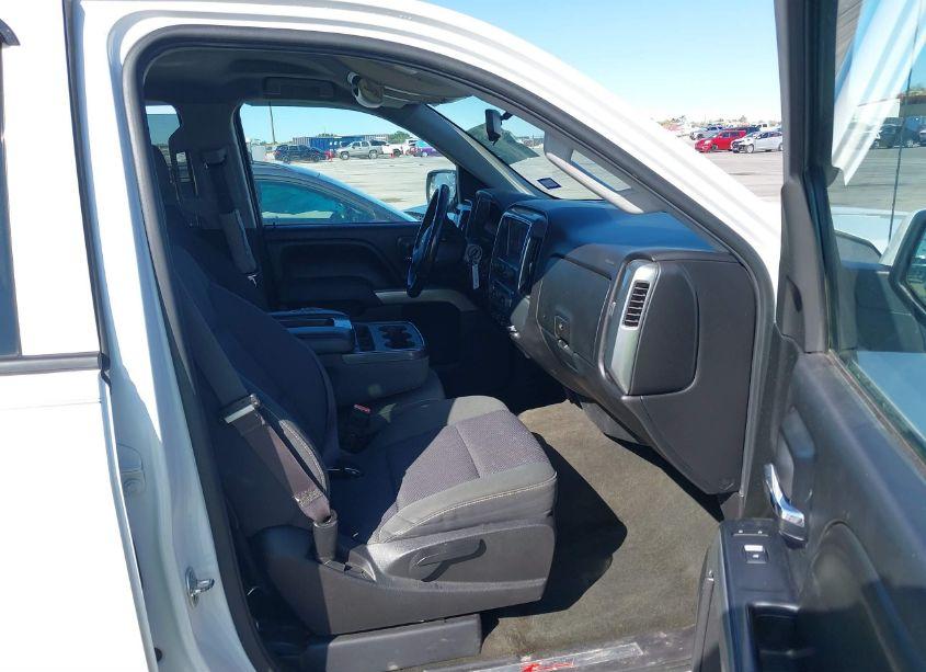 Photo 5 of 2015 Chevrolet Silverado 1500 2LT (VIN 3GCUKRECXFG207812)