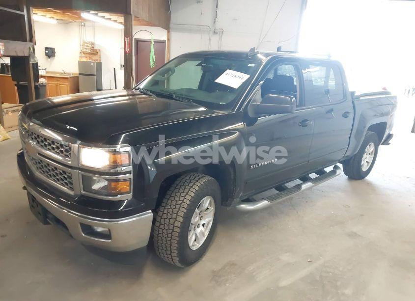 Photo 2 of 2015 Chevrolet Silverado 1500 1LT (VIN 3GCUKRECXFG241779)