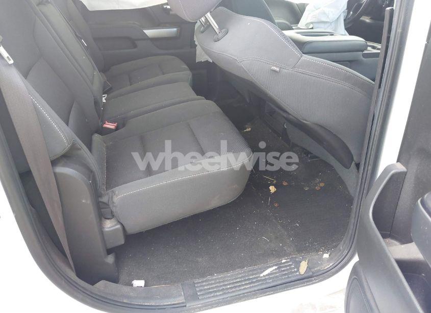 Photo 8 of 2015 Chevrolet Silverado 1500 1LT/2LT (VIN 3GCUKRECXFG267301)