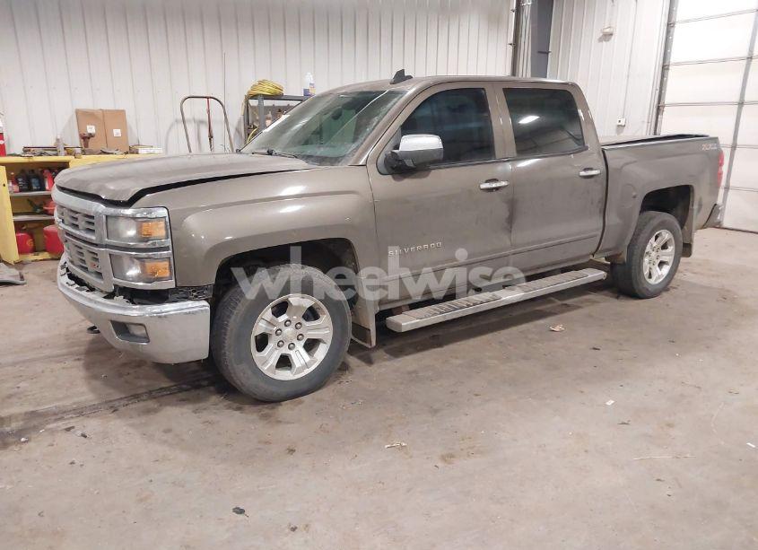 Photo 2 of 2015 Chevrolet Silverado 1500 2LT (VIN 3GCUKRECXFG323379)