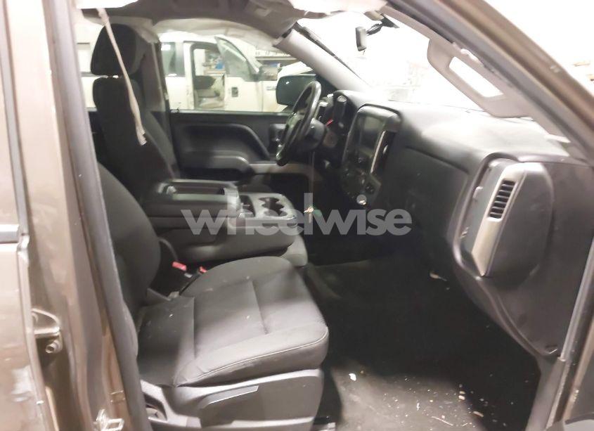 Photo 5 of 2015 Chevrolet Silverado 1500 2LT (VIN 3GCUKRECXFG323379)