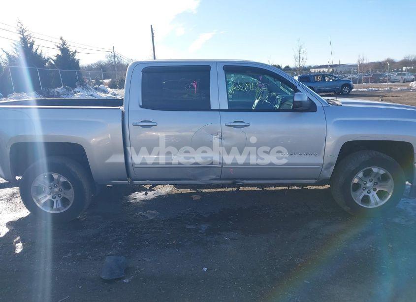 Photo 13 of 2015 Chevrolet Silverado 1500 1LT (VIN 3GCUKRECXFG531889)