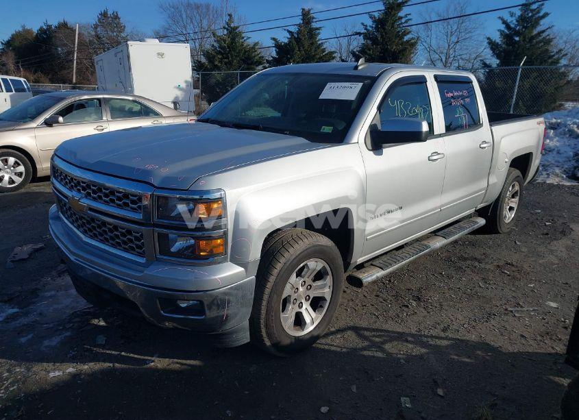 Photo 2 of 2015 Chevrolet Silverado 1500 1LT (VIN 3GCUKRECXFG531889)
