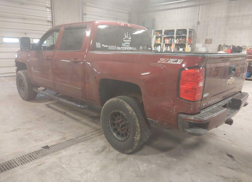 Photo 3 of 2016 Chevrolet Silverado 1500 2LT (VIN 3GCUKRECXGG154854)