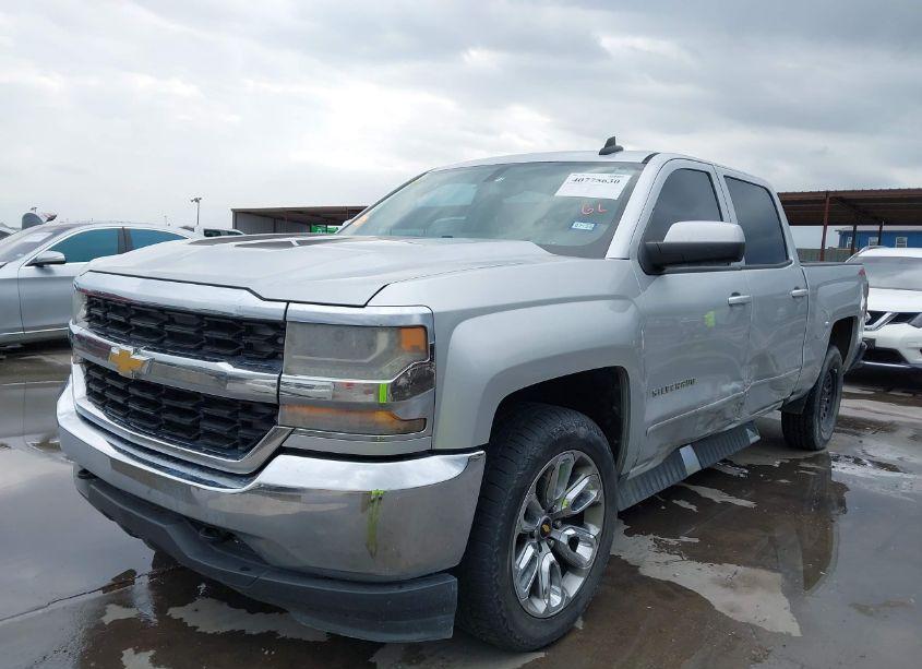 Photo 2 of 2016 Chevrolet Silverado 1500 1LT (VIN 3GCUKRECXGG157527)