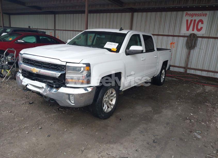 Photo 2 of 2016 Chevrolet Silverado 1500 1LT (VIN 3GCUKRECXGG176238)