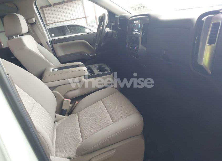 Photo 5 of 2016 Chevrolet Silverado 1500 1LT (VIN 3GCUKRECXGG176238)