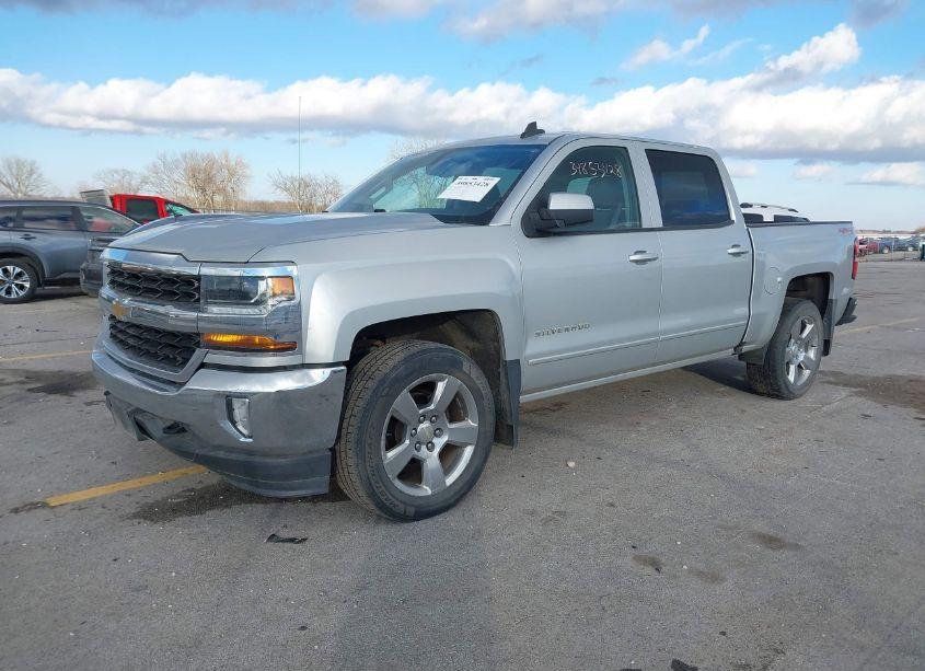 Photo 2 of 2017 Chevrolet Silverado 1500 1LT (VIN 3GCUKRECXHG233782)