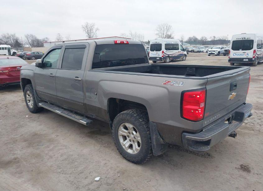 Photo 3 of 2017 Chevrolet Silverado 1500 2LT (VIN 3GCUKRECXHG285476)