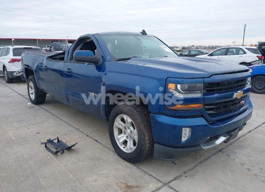 2017 Chevrolet Silverado 1500 2LT (VIN 3GCUKRECXHG300820) main photo