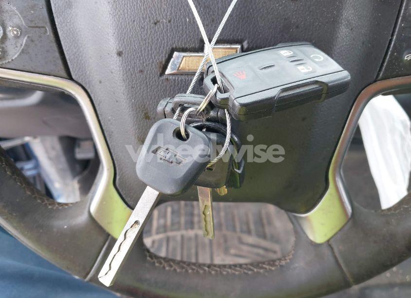 Photo 10 of 2017 Chevrolet Silverado 1500 2LT (VIN 3GCUKRECXHG300820)