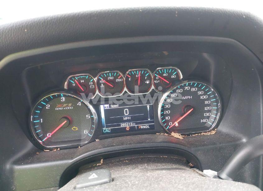 Photo 6 of 2017 Chevrolet Silverado 1500 2LT (VIN 3GCUKRECXHG300820)