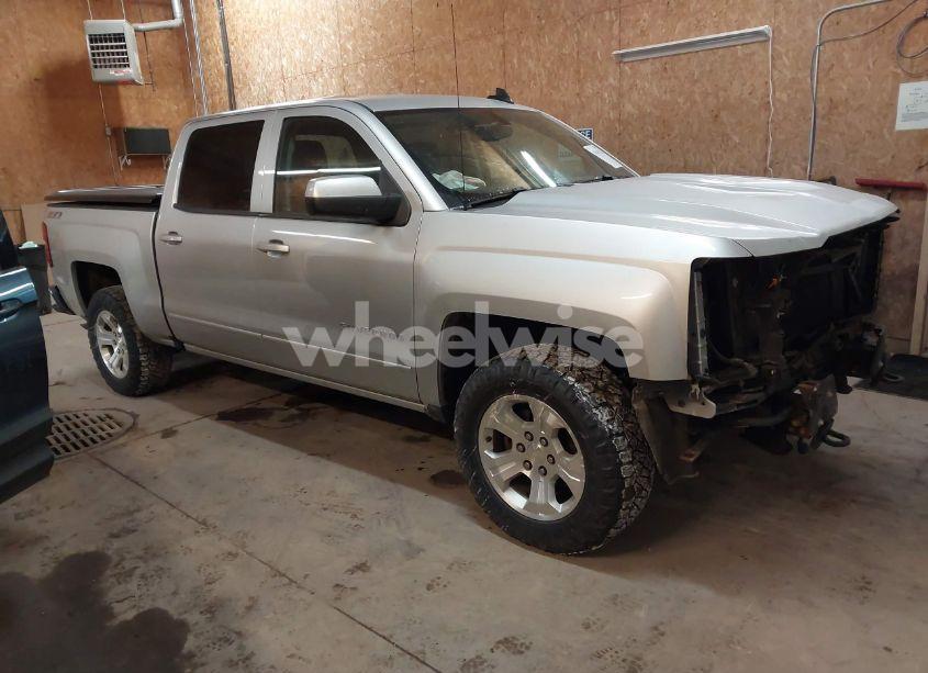 2017 Chevrolet Silverado 1500 2LT (VIN 3GCUKRECXHG310067) main photo