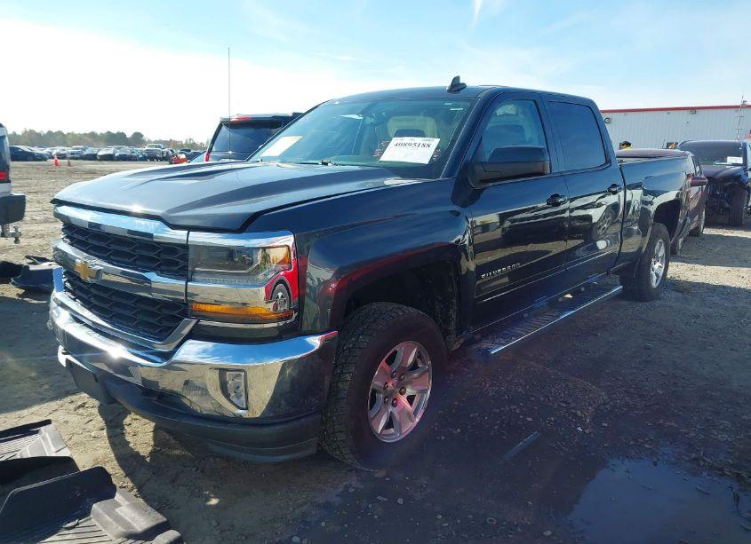 Photo 2 of 2017 Chevrolet Silverado 1500 1LT (VIN 3GCUKRECXHG412226)