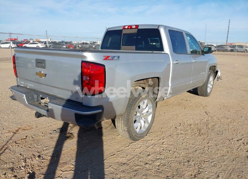 Photo 4 of 2017 Chevrolet Silverado 1500 2LT (VIN 3GCUKRECXHG439541)