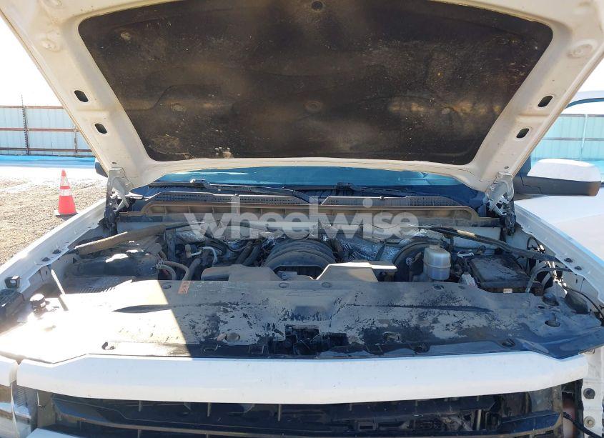 Photo 10 of 2018 Chevrolet Silverado 1500 2LT (VIN 3GCUKRECXJG171449)